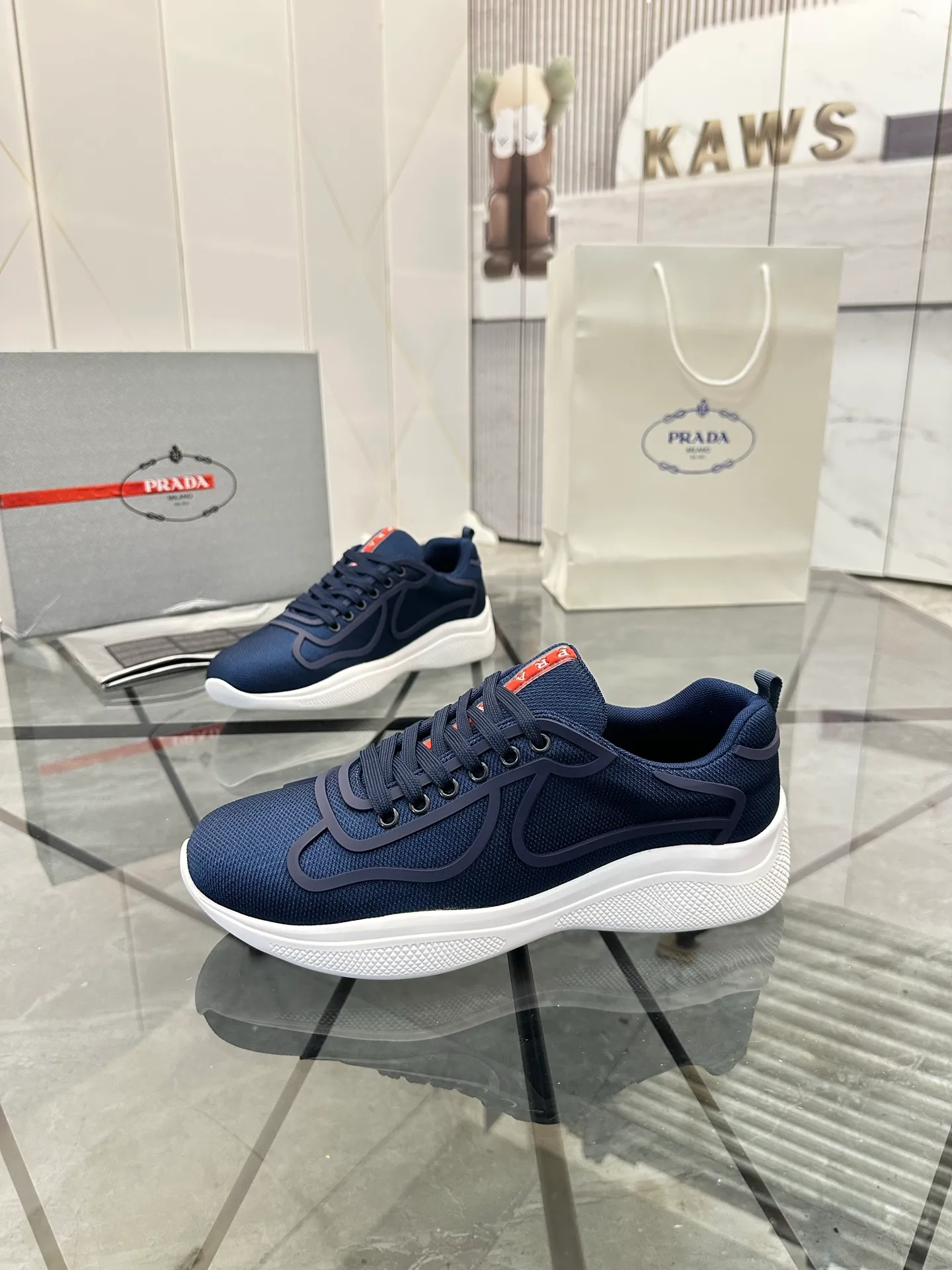 Men's shoes for sale💰: 💰P460¥ High-end top quality Product trademark: Prada * "Prada*" low-top casual shoes Regular size: 38-45 (can be customized to 46) Product materials: imported breathable fly knit upper, breathable lining, cowhide foot pads, original air cushion outsole. No.: 001
